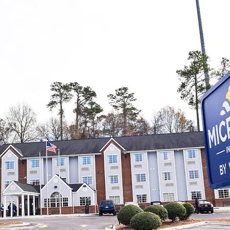 Travelers Inn And Suites Raleigh Eksteriør bilde